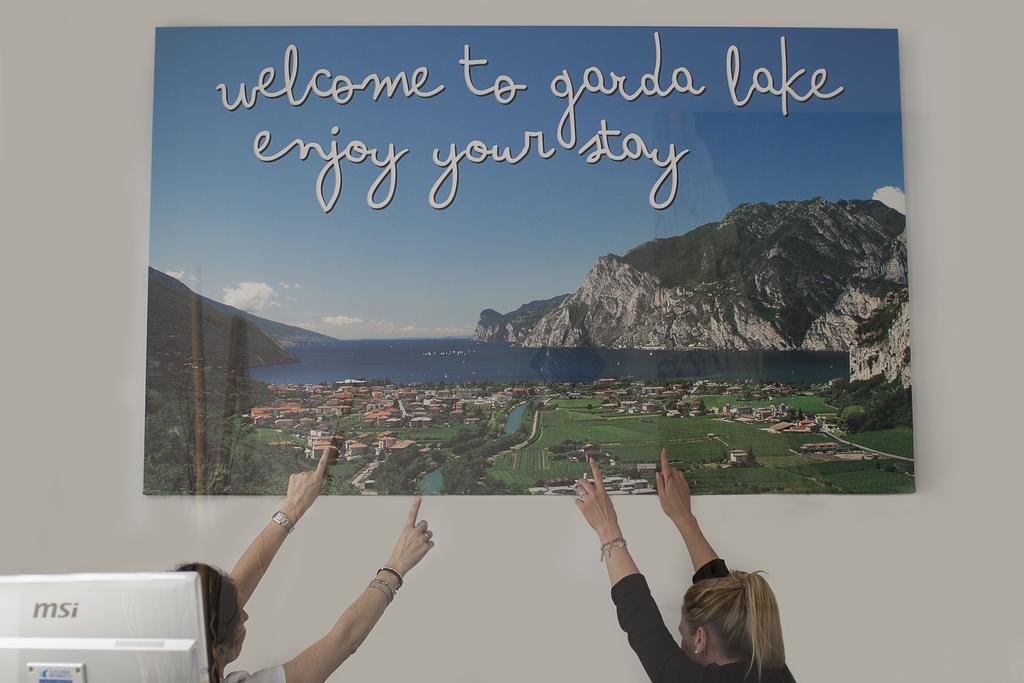 Park Hotel Eden Torbole Sul Garda Eksteriør billede