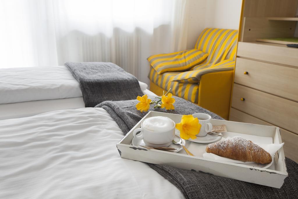 Park Hotel Eden Torbole Sul Garda Eksteriør billede