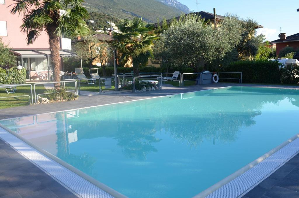 Park Hotel Eden Torbole Sul Garda Eksteriør billede