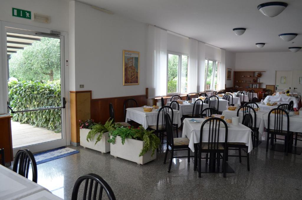 Park Hotel Eden Torbole Sul Garda Eksteriør billede