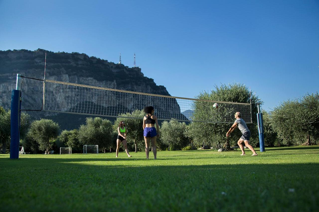 Park Hotel Eden Torbole Sul Garda Eksteriør billede